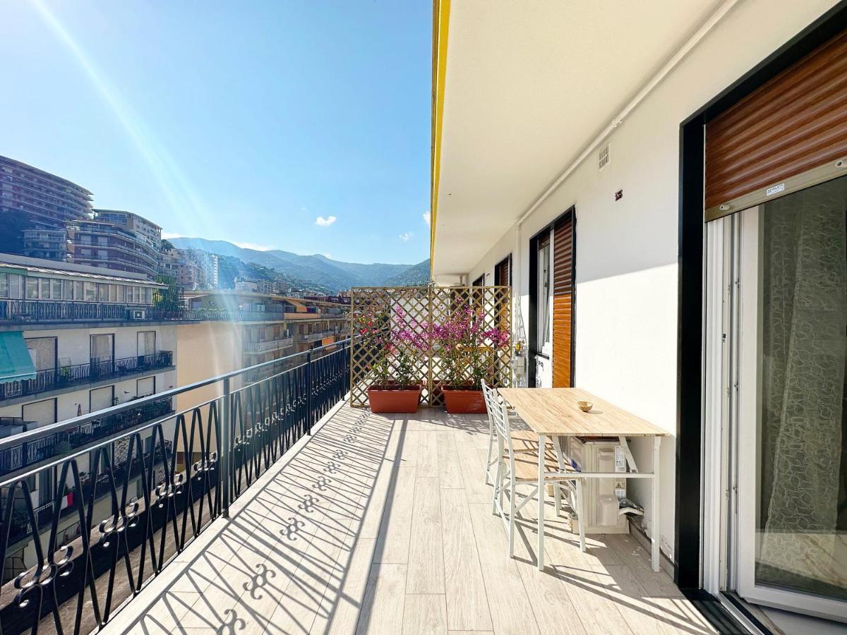 Wh - Un Posto Al Sole - Attico Monolocale Con Parcheggio Gratuito - 5 Minuti Dal Centro - Wifi Apartment Sanremo Exterior foto