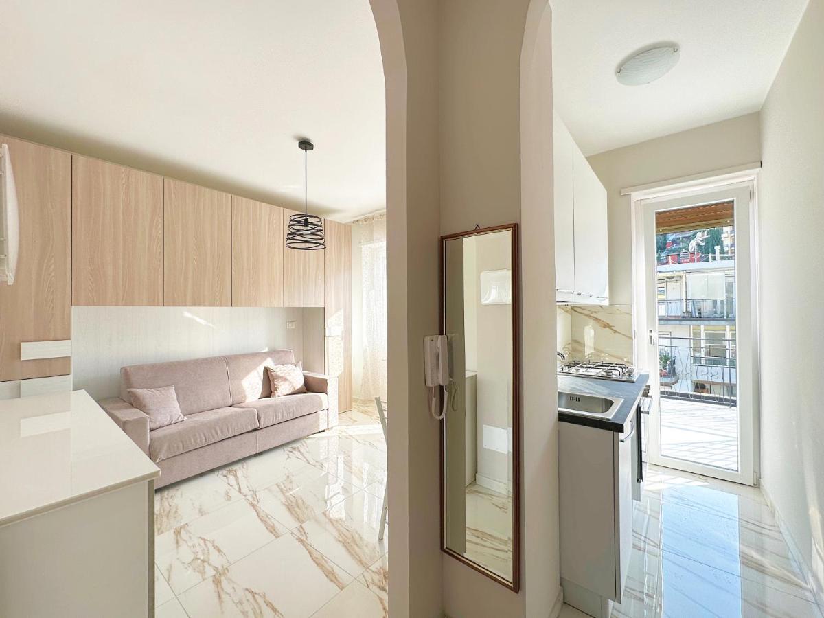 Wh - Un Posto Al Sole - Attico Monolocale Con Parcheggio Gratuito - 5 Minuti Dal Centro - Wifi Apartment Sanremo Exterior foto