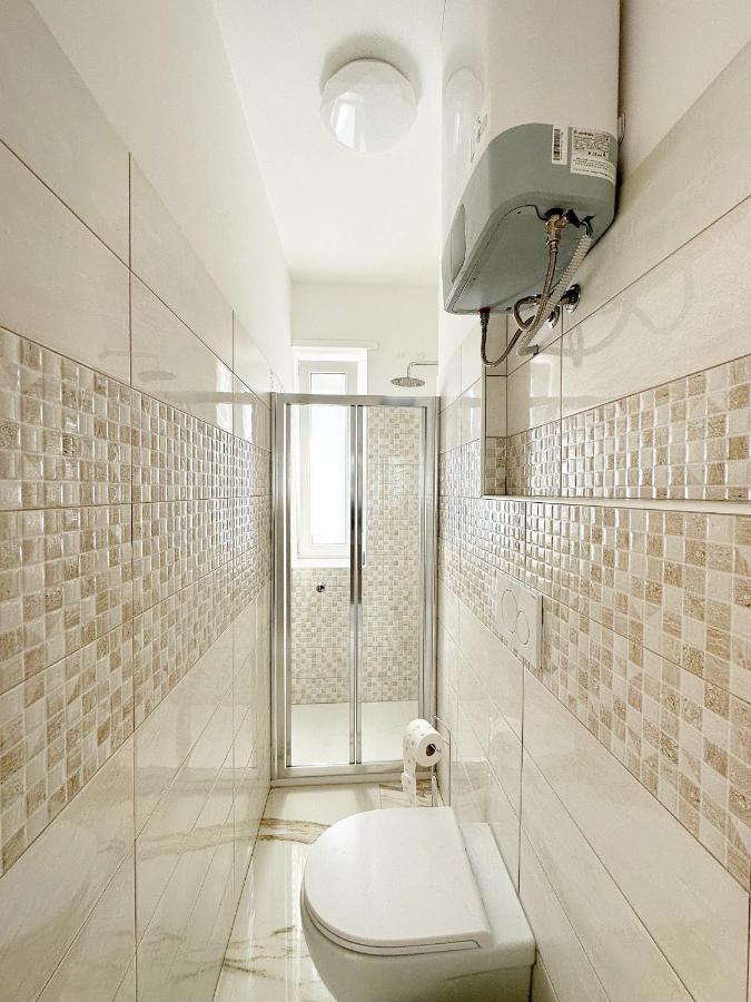 Wh - Un Posto Al Sole - Attico Monolocale Con Parcheggio Gratuito - 5 Minuti Dal Centro - Wifi Apartment Sanremo Exterior foto