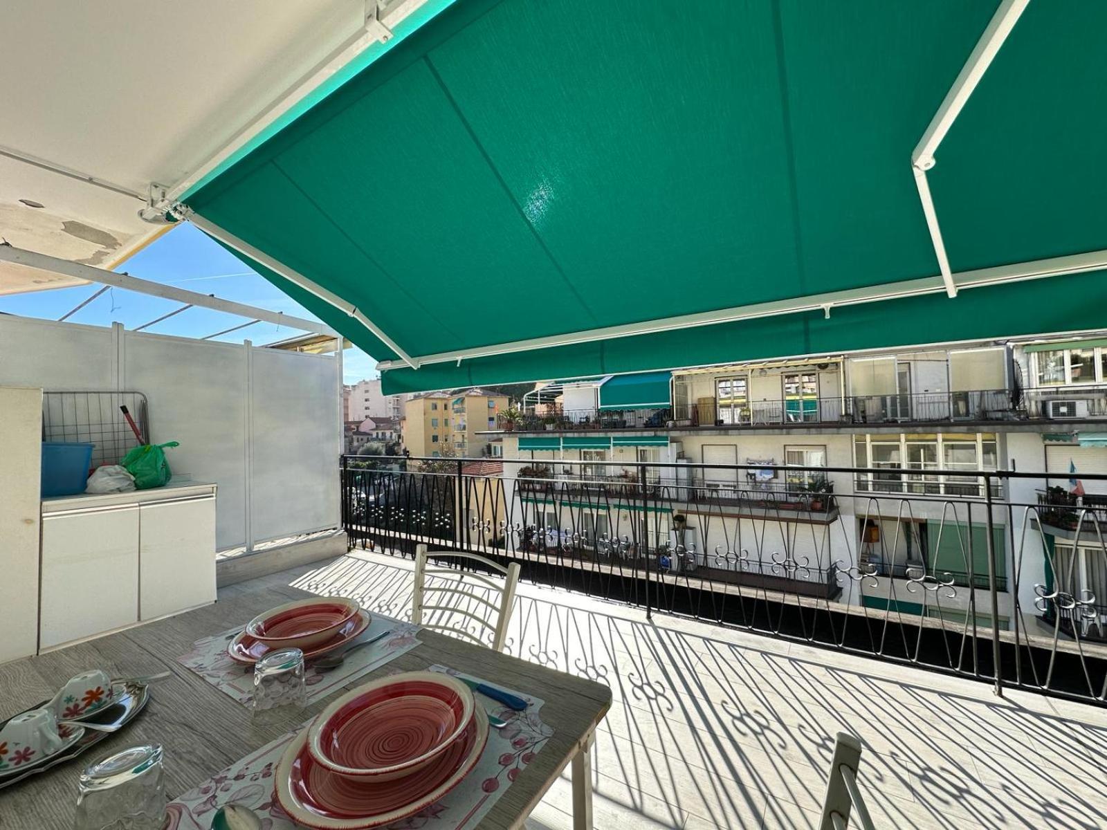 Wh - Un Posto Al Sole - Attico Monolocale Con Parcheggio Gratuito - 5 Minuti Dal Centro - Wifi Apartment Sanremo Exterior foto