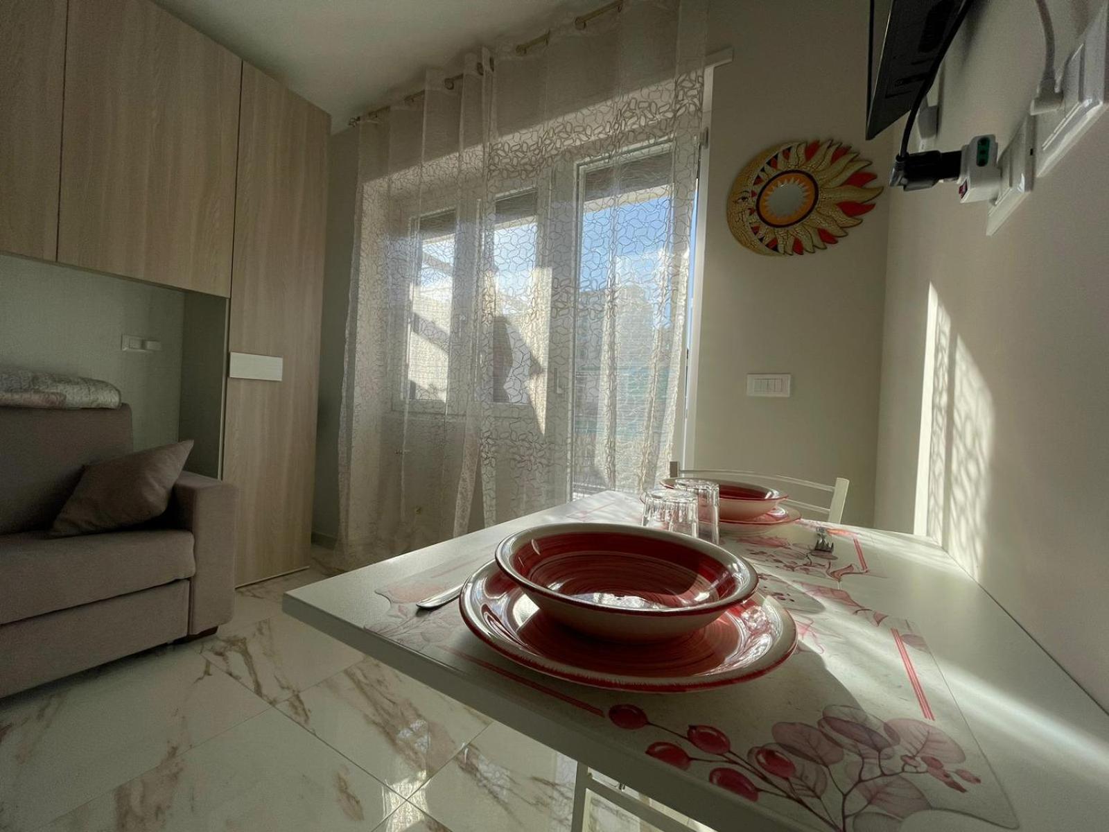 Wh - Un Posto Al Sole - Attico Monolocale Con Parcheggio Gratuito - 5 Minuti Dal Centro - Wifi Apartment Sanremo Exterior foto